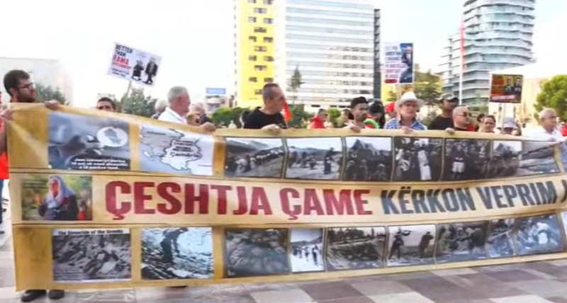 Dita e 27 e protest&euml;s, nis grumbullimi i qytetar&euml;ve n&euml; sheshin