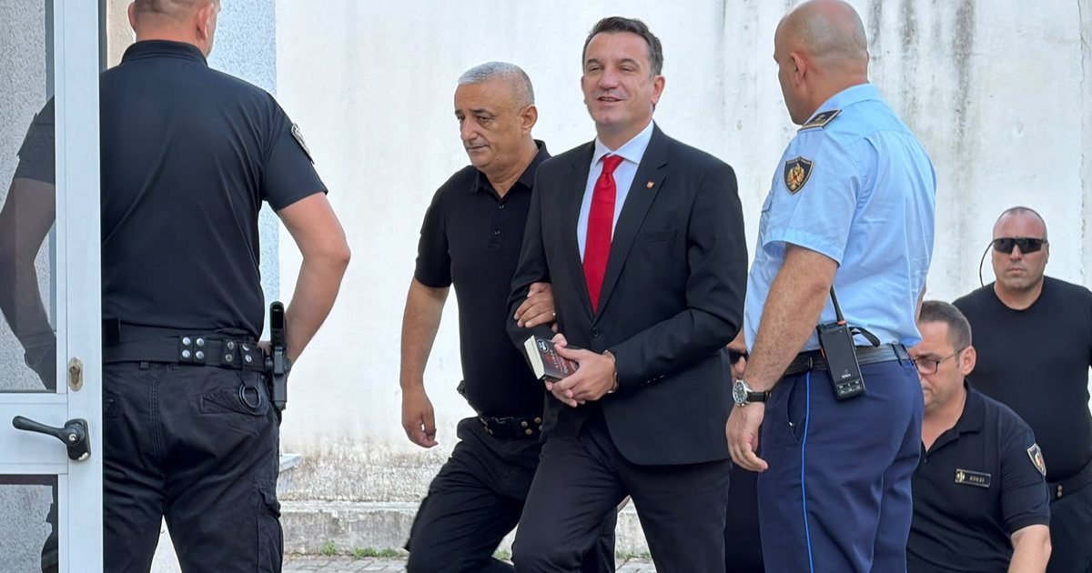 Veliajt nuk i ikin dyshimet për Dadon  Dikush me uniformë shteti më ka rrëmbyer