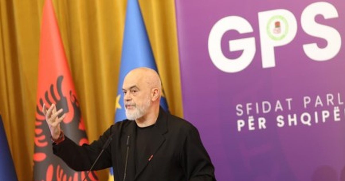 Policia i hodhi gaz lotsjellës nënës dhe djalit autik  Rama kritikon protestuesit  E morën sorrat dhe korbat me dorën e solidaritetit të tyre hipokrit 