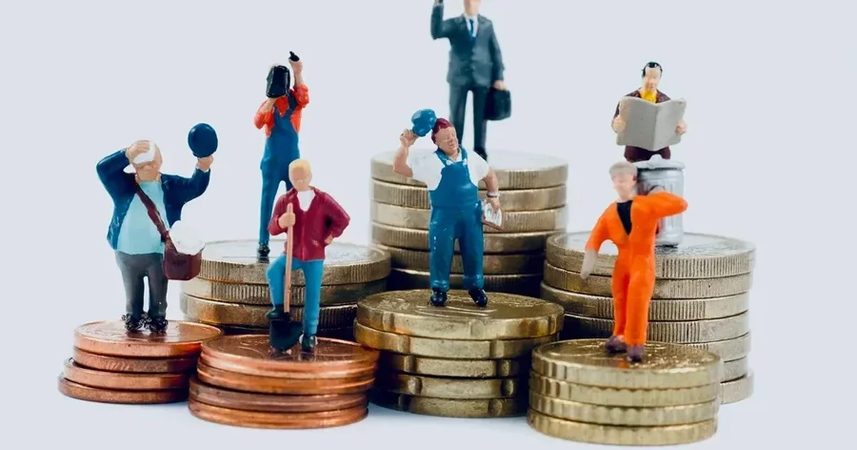 kush-i-pagoi-shqiptaret-ne-2025-biznesi-privat-mbulon-gati-gjysmen-e-kompensimit-shteti-paguesi-i-dyte-me-i-madh