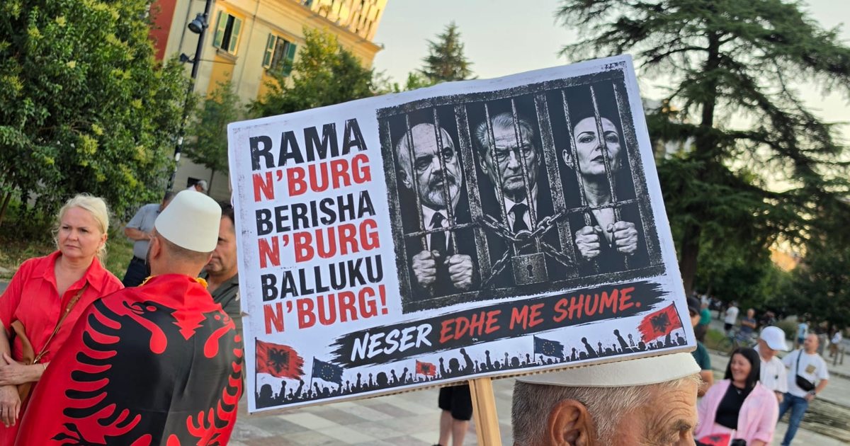 Nga Protestë e Iranit  te Protesta e PD  Berisha i ngre sërish topin Ramës dhe Ballës  thirrje të tijve  Mobilizohuni fuqishëm në Protestë 