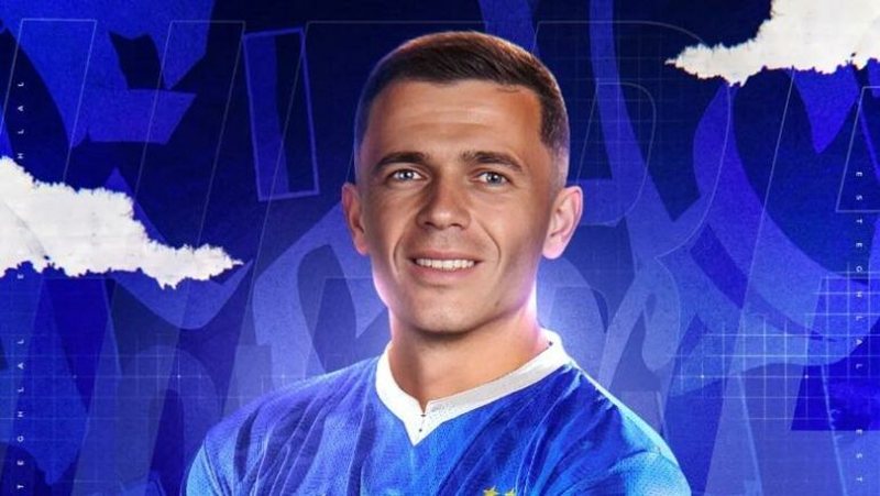 Jasir Asani i jep fund dilemave, futbollisti i Komb&euml;tares shqiptare del