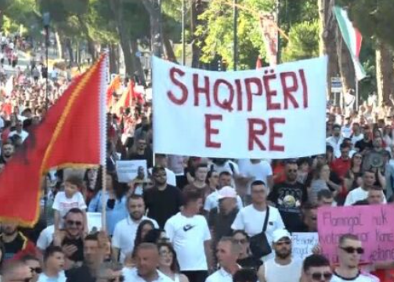 Shqip&euml;ria e Re: Me mend&euml;si t&euml; re dhe n&euml; BE