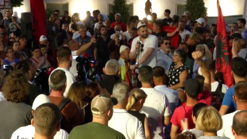 Protestuesi nga tubimi para Kryeministris&euml;: Kam 30 dit&euml; q&euml;