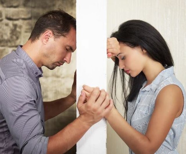 Shenjat e para të një divorci, përdoruesit në Reddit