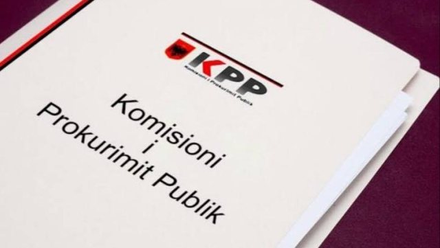 Qeveria dërgon në Kuvend propozimet për kryetar dhe 3