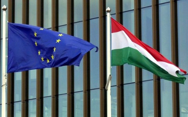 BE zhbllokon 10 miliard&euml; euro p&euml;r Hungarin&euml; pas ndryshimit