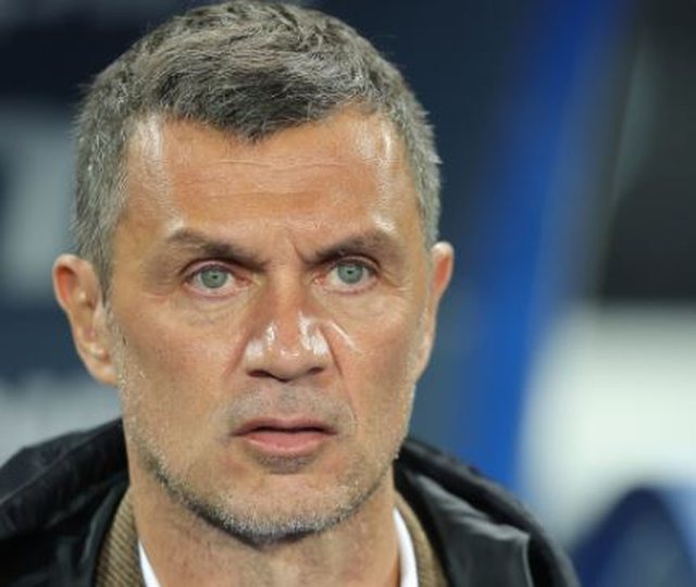 Paolo Maldini rikthehet n&euml; futbollin italian/ Legjenda e Milanit merr