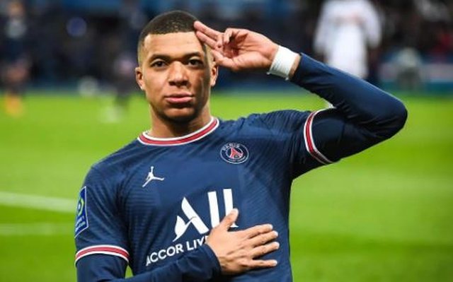 Mbappé shkruan historinë, kalon Messin dhe bëhet