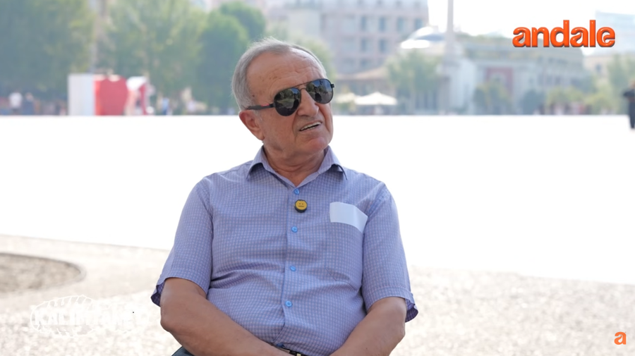 Historia e burrit që ushqen pëllumbat në sheshin e Tiranës