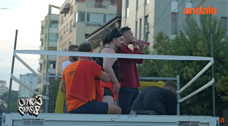Luajtëm Sumo me njerëz të çmendur në Tiranë
