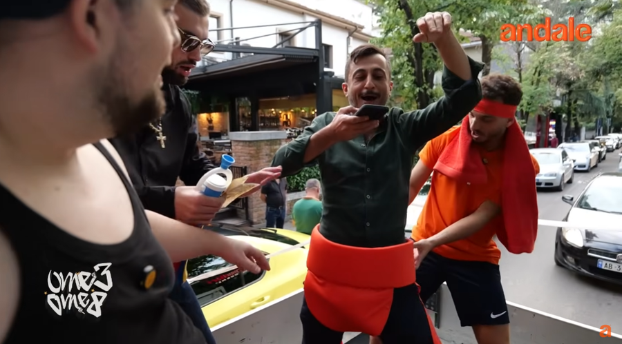 Luajtëm Sumo me njerëz të çmendur në Tiranë
