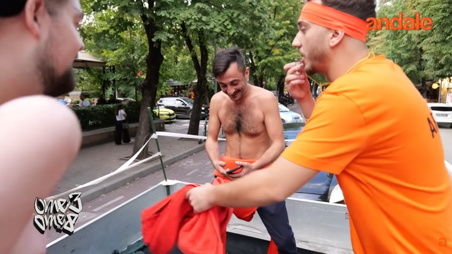 Luajtëm Sumo me njerëz të çmendur në Tiranë