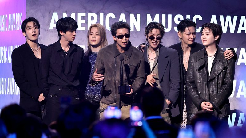 BTS triumfon n&euml; American Music Awards 2026, Taylor Swift mbetet pa