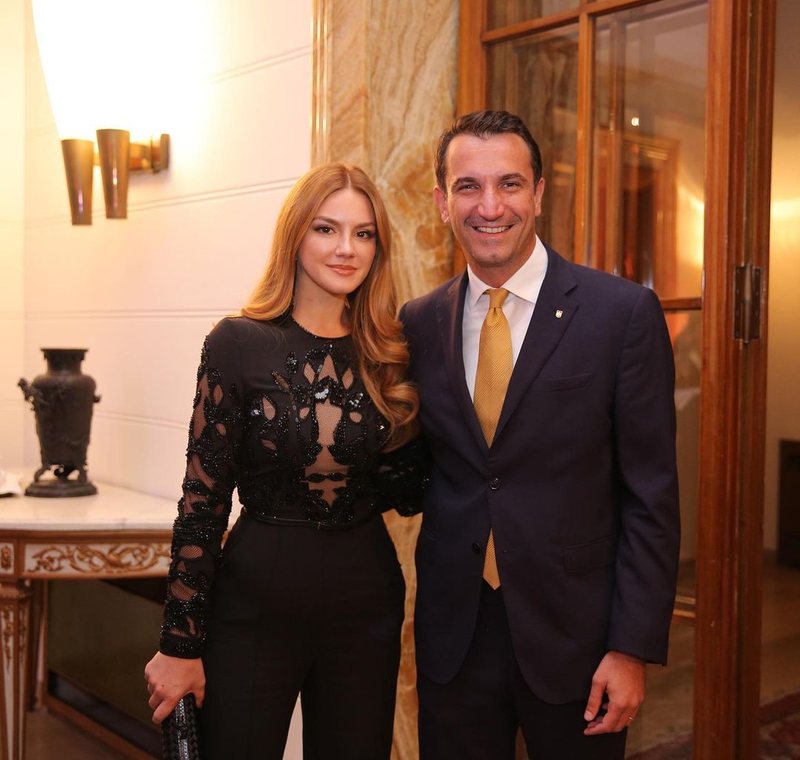 Erion Veliaj dhe Ajola Xoxa mir&euml;presin f&euml;mij&euml;n e dyt&euml;