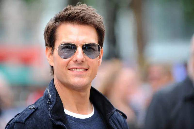 Bark, flok&euml; t&euml; thinjur dhe pamje e tjet&euml;rsuar, Tom Cruise i habit