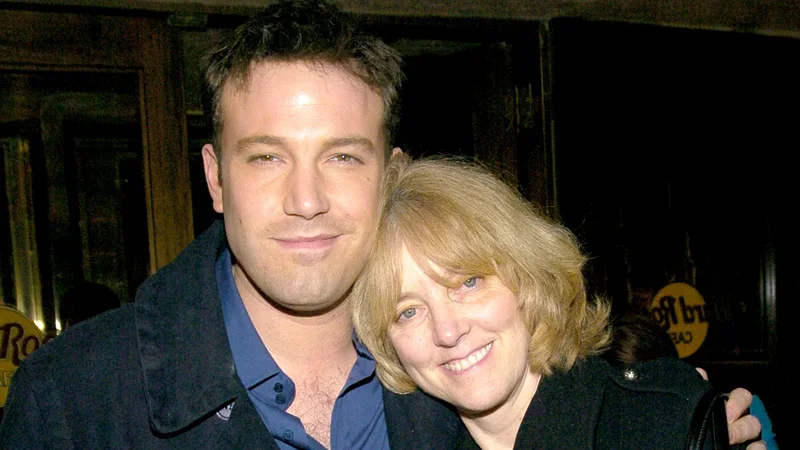 Dhimbje e madhe p&euml;r Ben Affleck, ndahet nga jeta n&euml;na e tij,