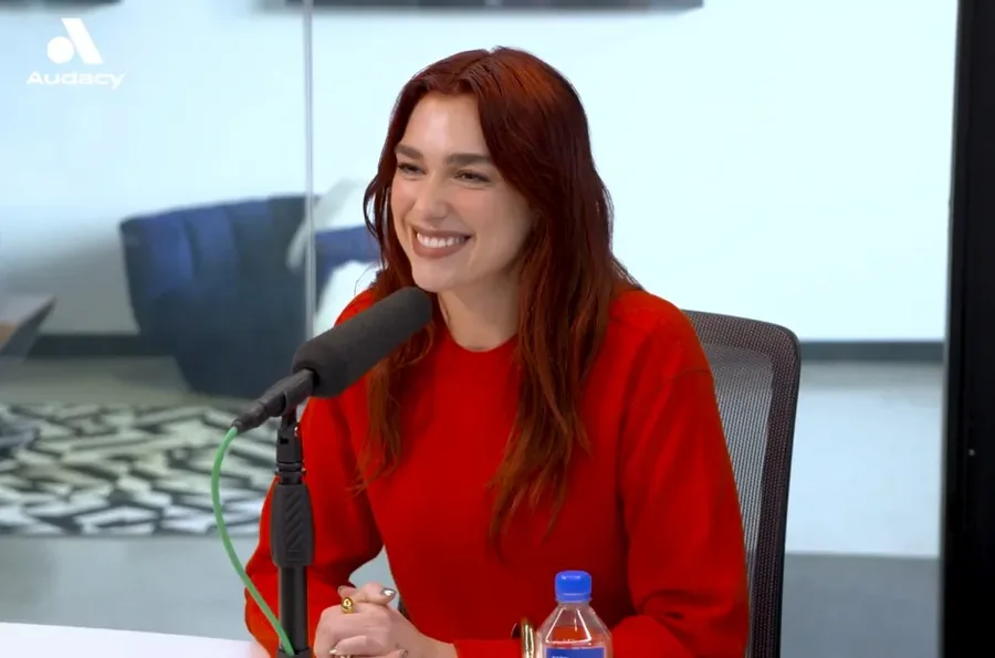 Tani mund ta keni të gjithë! Dua Lipa bën publik numrin personal