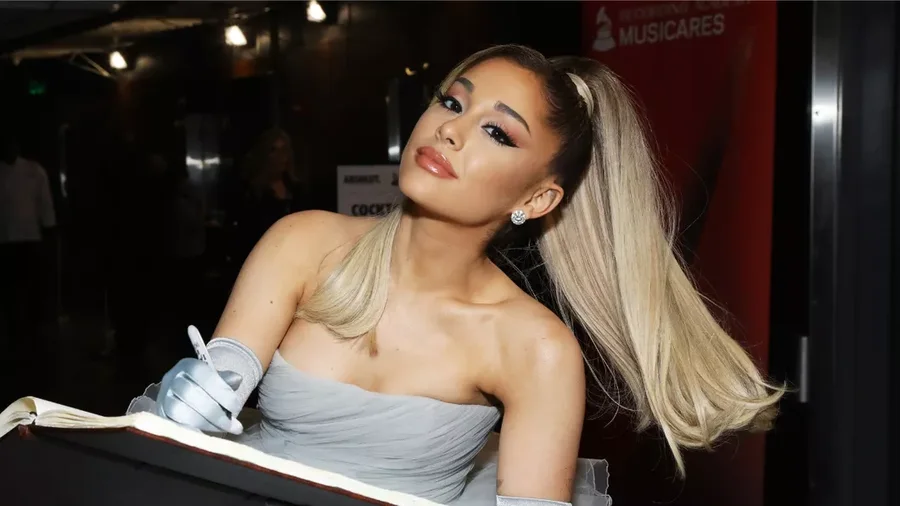 Albumi i ri i Ariana Grande përfshin një këngë me gjyshen e