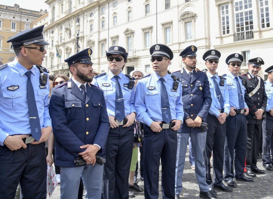 "Shmangni shoqërimin me gratë shqiptare": Ja lista prej 14