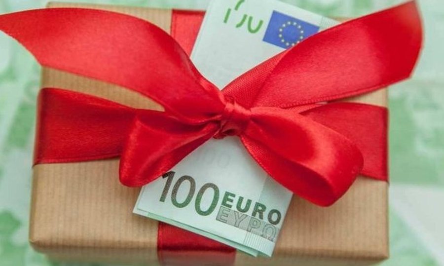 Italia jep 100 euro bonus fundviti për prindërit beqarë