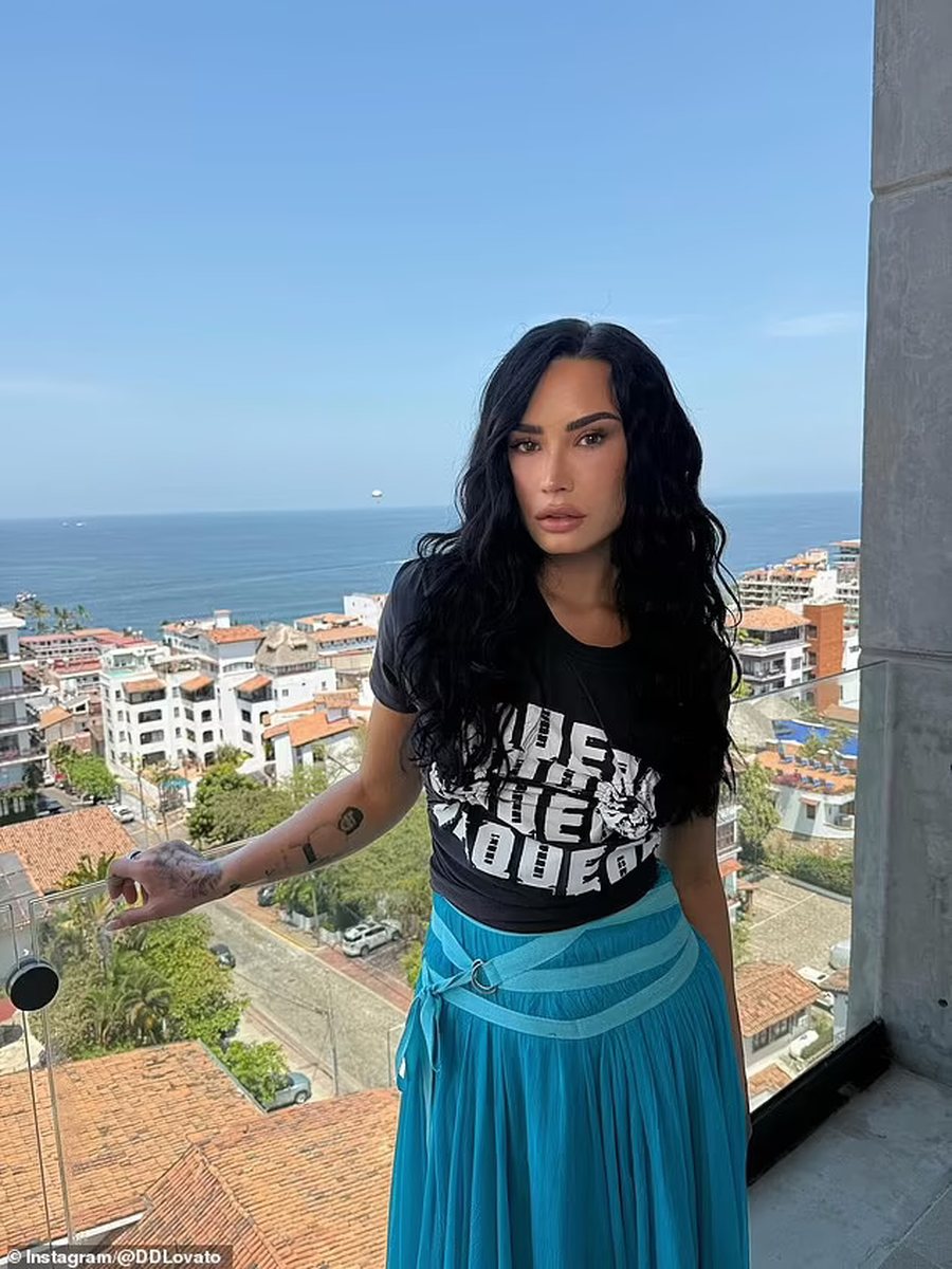 Mirë trupi, po çfarë i ka bërë fytyrës? Demi