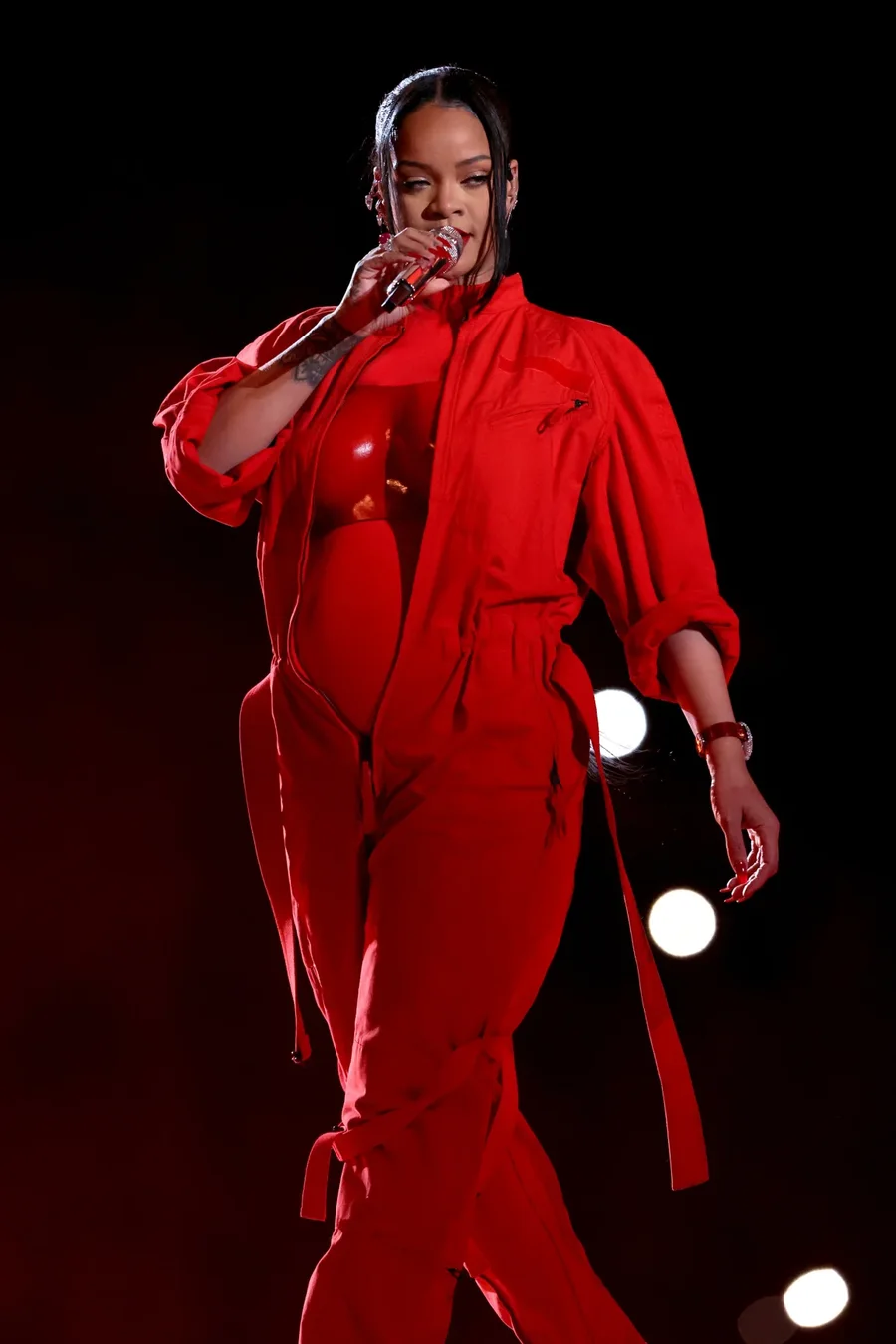 Rihanna zbulon shtatzëninë e tretë në Met Gala!
