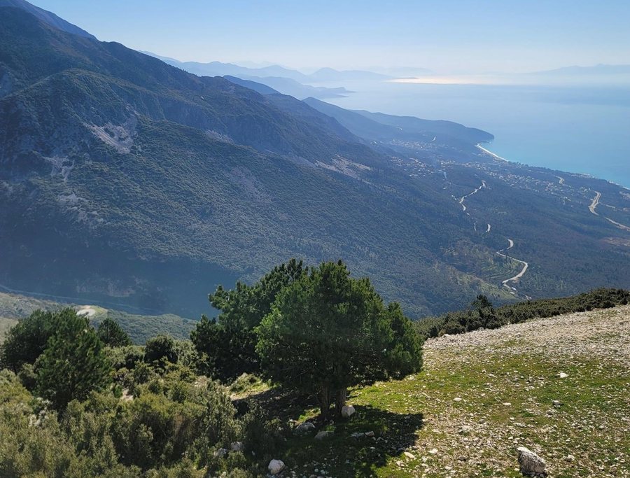Nga agimi në perëndim, një ditë pranvere në Green Coast