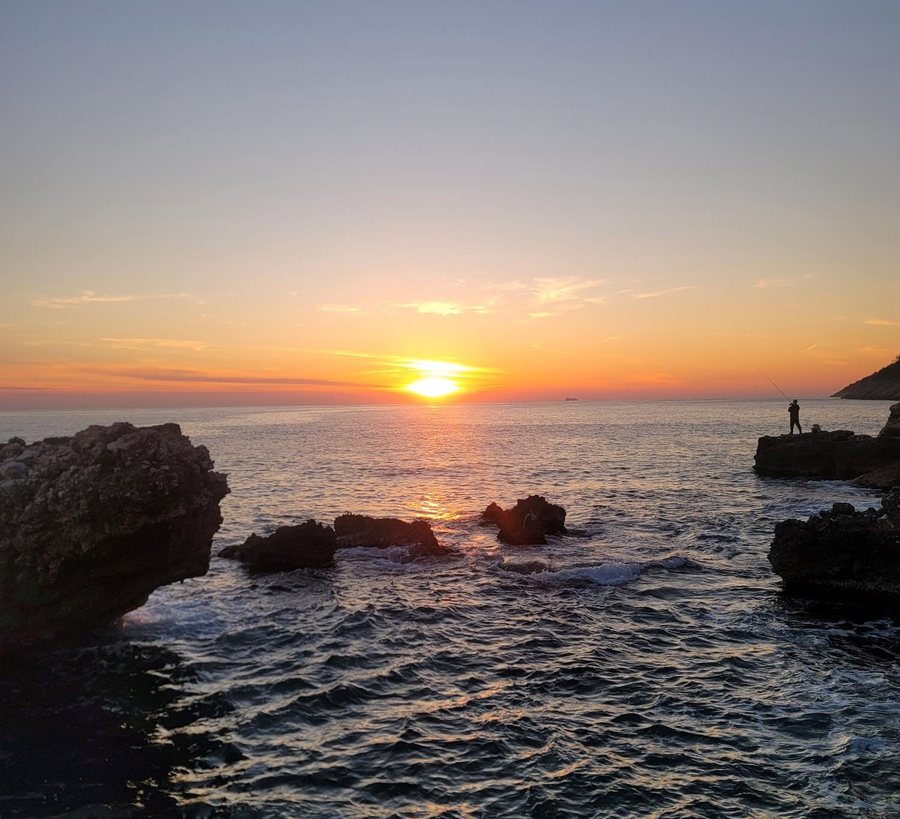 Nga agimi në perëndim, një ditë pranvere në Green Coast