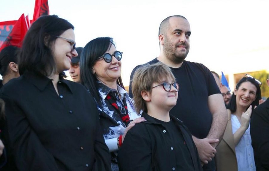 Ata ishin 5! Numri i kësaj fushate të Edi Ramës, në një