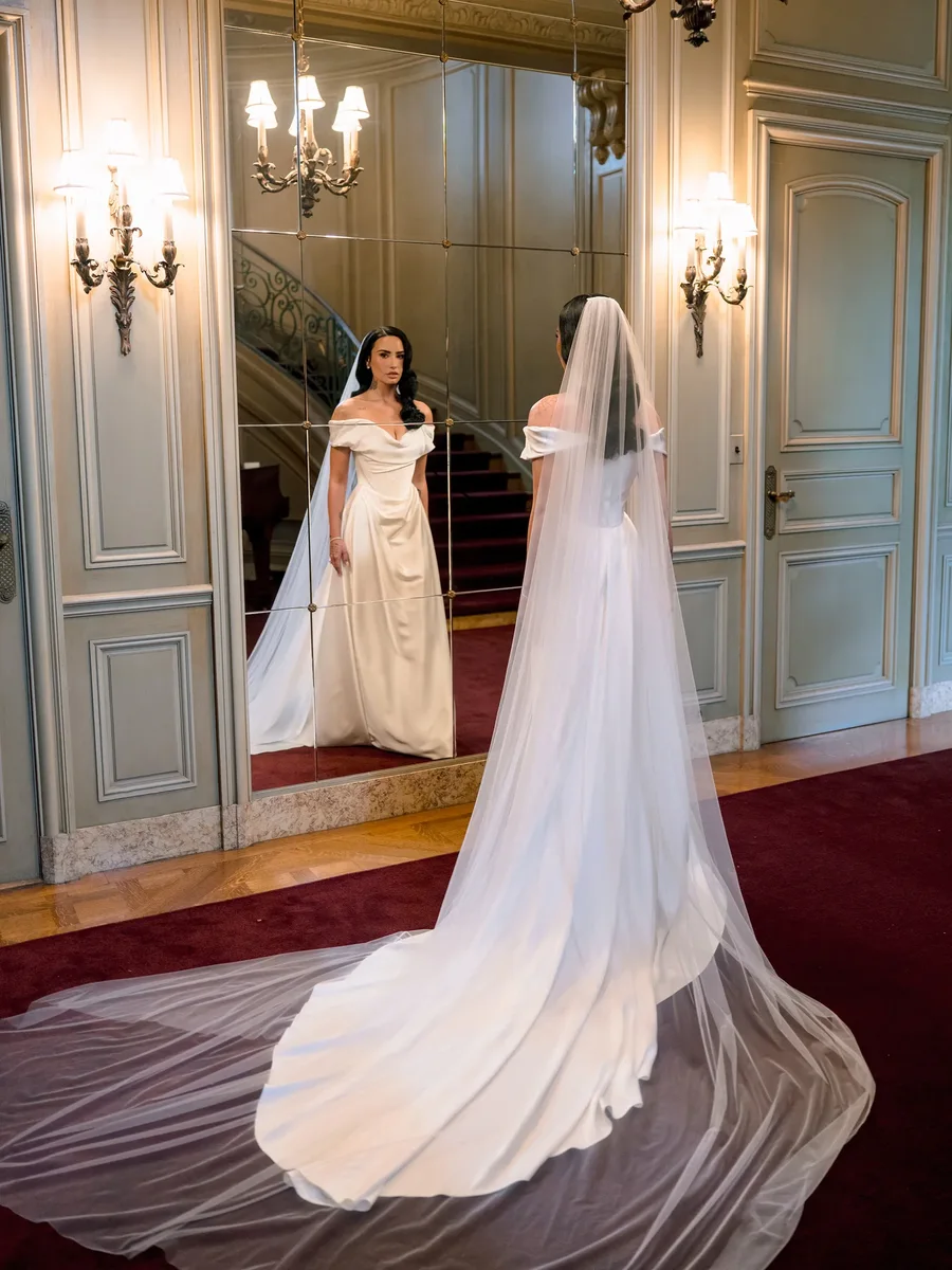 Nga Tirana në Kaliforni: Armina Mevlani dhe Demi Lovato, dy nuse me