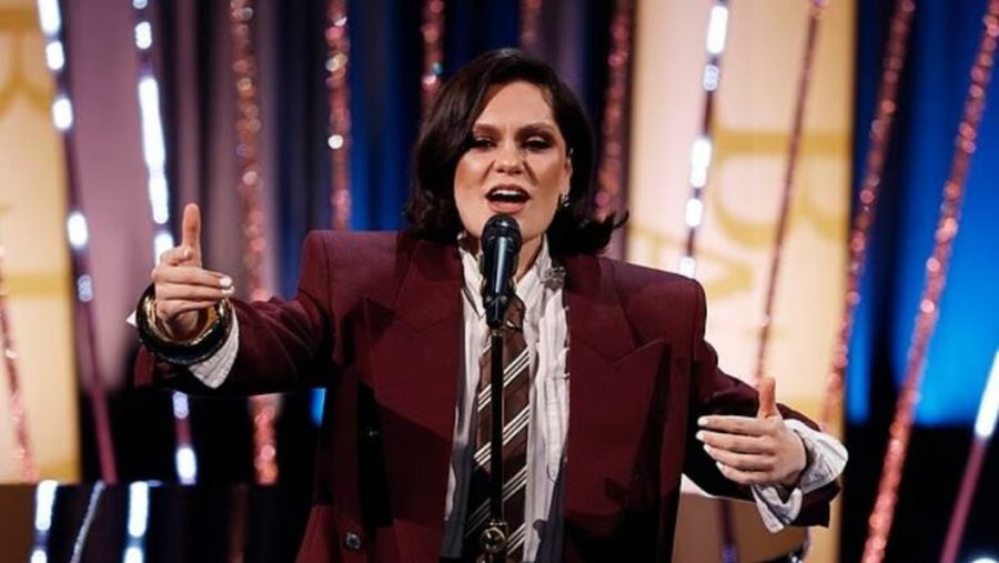Pak orë pas pesë biopsive të gjirit, Jessie J ndan videon