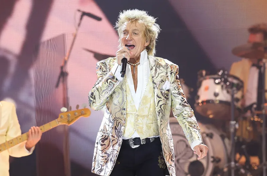 Rod Stewart anulon koncertet për shkak të sëmundjes: Jam i