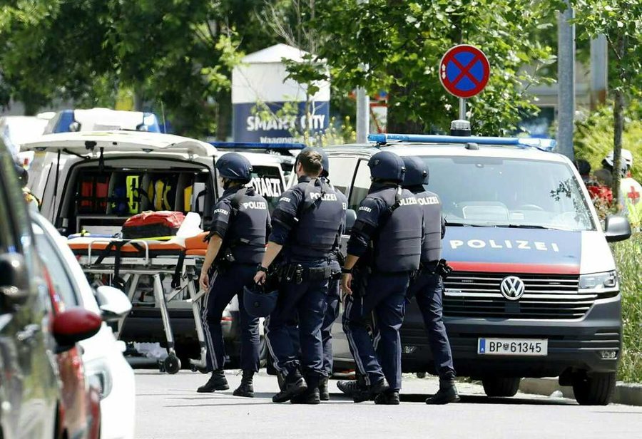 E tallnin në shkollë: Kush ishte autori i masakrës me 10 të