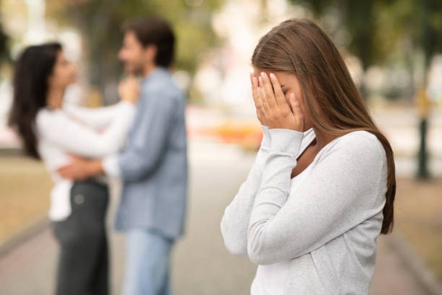 Psikologia: 99% e tradhtive fillojnë nga një veprim- në dukje i