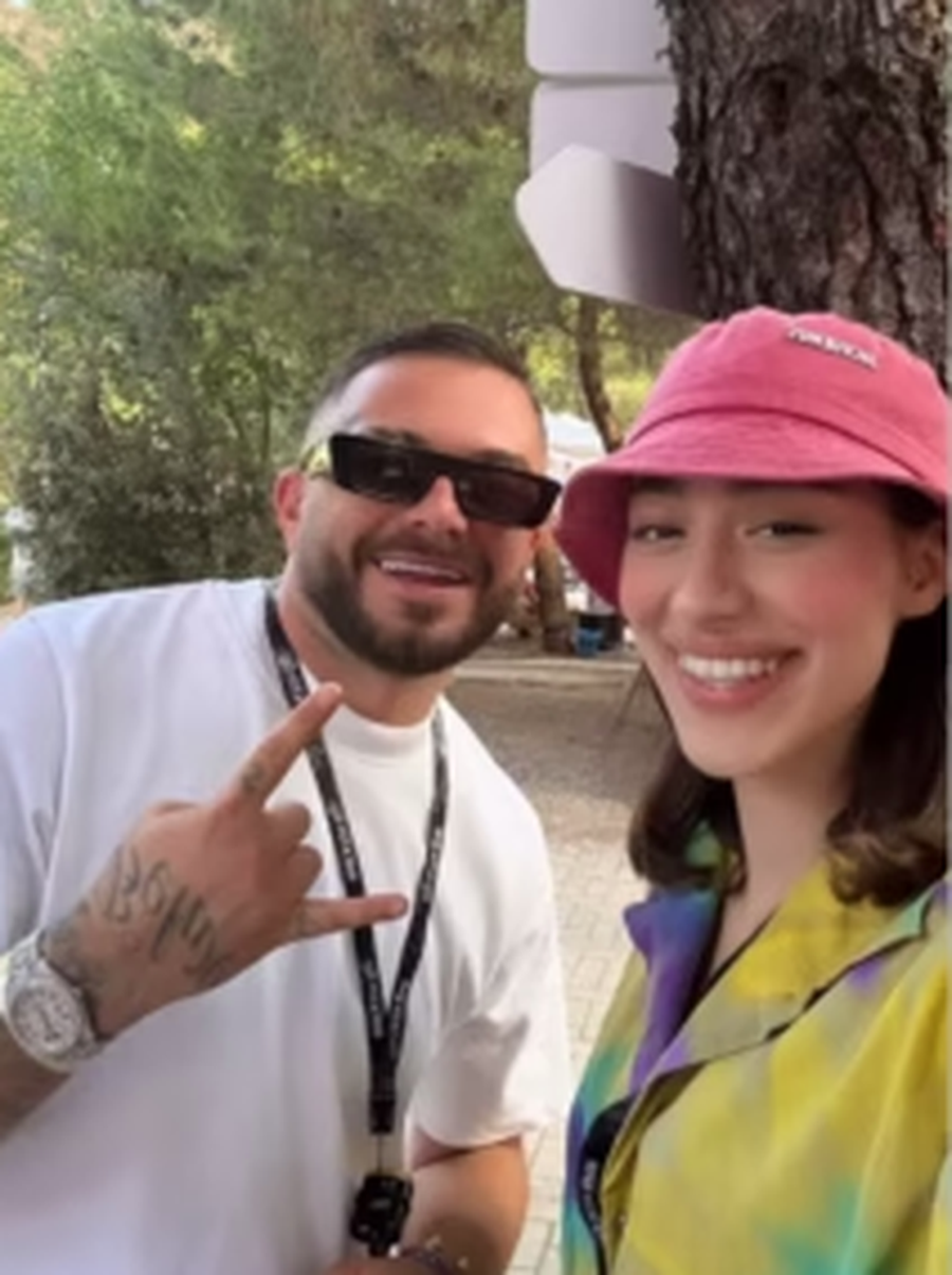 Pak ditë pas ndarjes nga Alba, Limi shfaqet në krah të një
