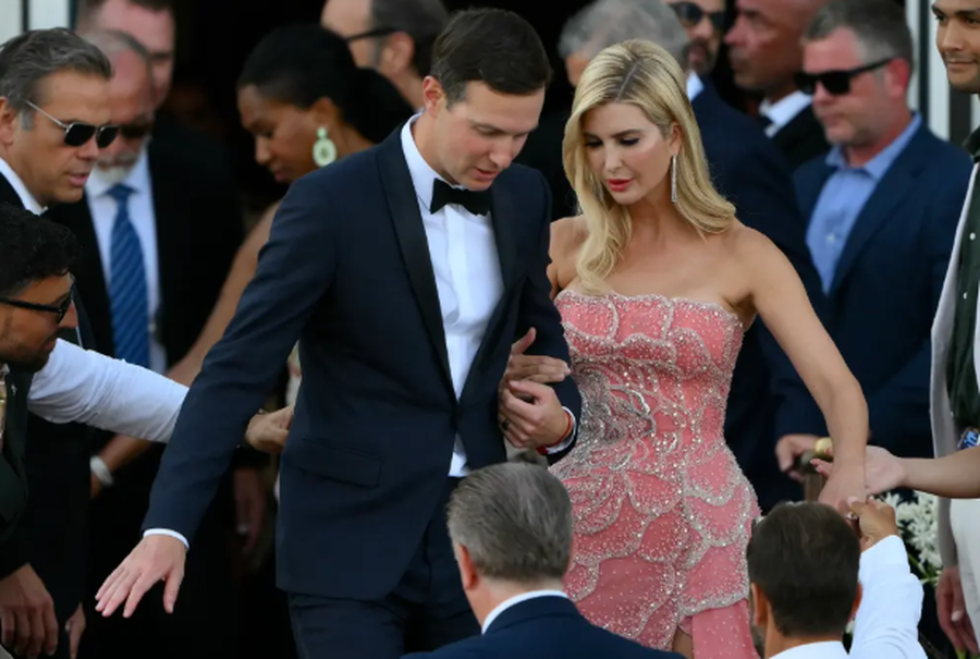 Ivanka Trump shkëlqeu me fustanin ngjyrë rozë në dasmën