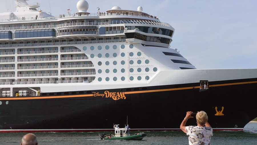 Rënia e tmerrshme e pesë vjeçares nga anija Disney Dream,
