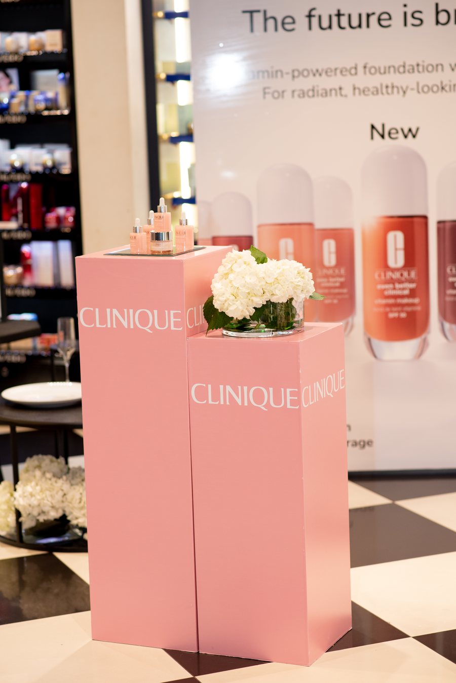 TOUCH OF GLOW! Prezantohet në COIN Beauty, “Clinique Moisture