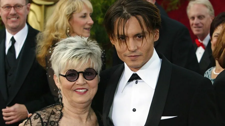 Johnny Depp tregon “plagët”: Rrëfen