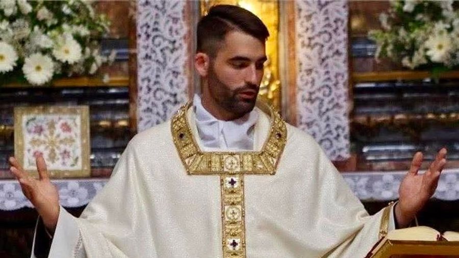 Tragjedia që shokoi Italinë: Prifti i shumëadhuruar 35
