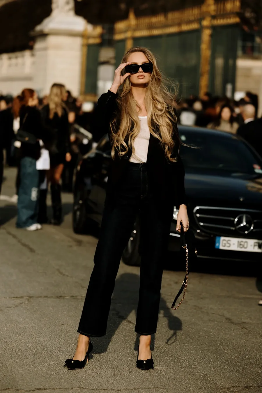 5 ide si të kombinoni xhinset e zeza në këtë sezon vjeshte!