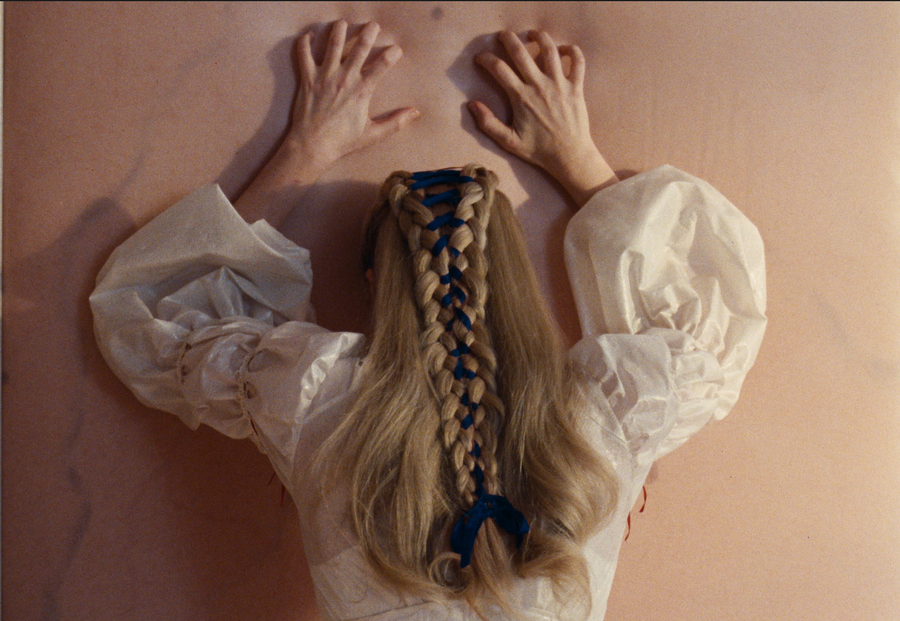 Të lidhur me stil: Fjongot po mbizotërojnë 2025!