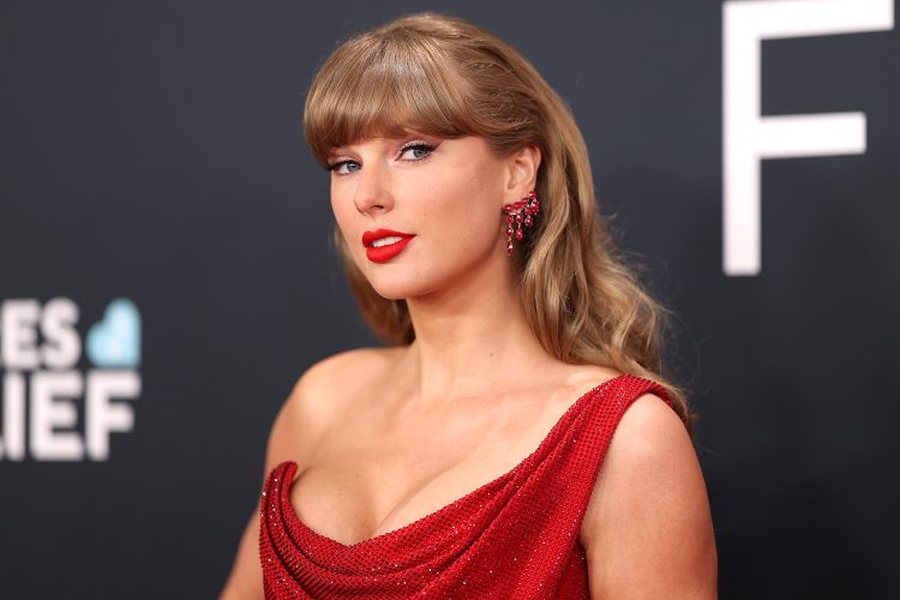 Forbes: Taylor Swift b&euml;het artistja fem&euml;r m&euml; e pasur n&euml;