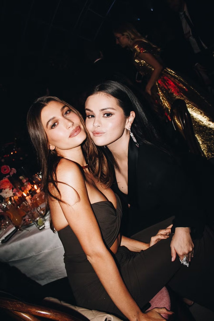 Selena Gomez sqaron zhurm&euml;n p&euml;r &ldquo;kunjat&rdquo; ndaj Hailey