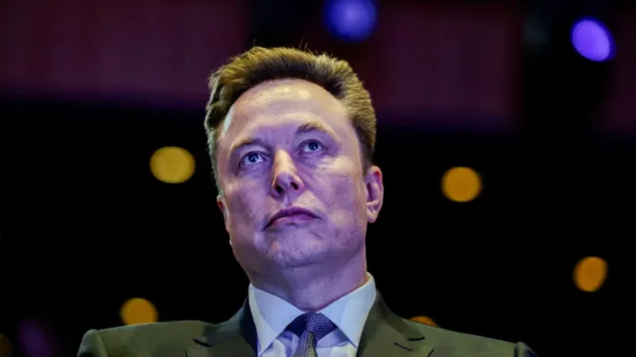 Elon Musk zbret nën kufirin e 1 trilion dollarëve pas goditjes në