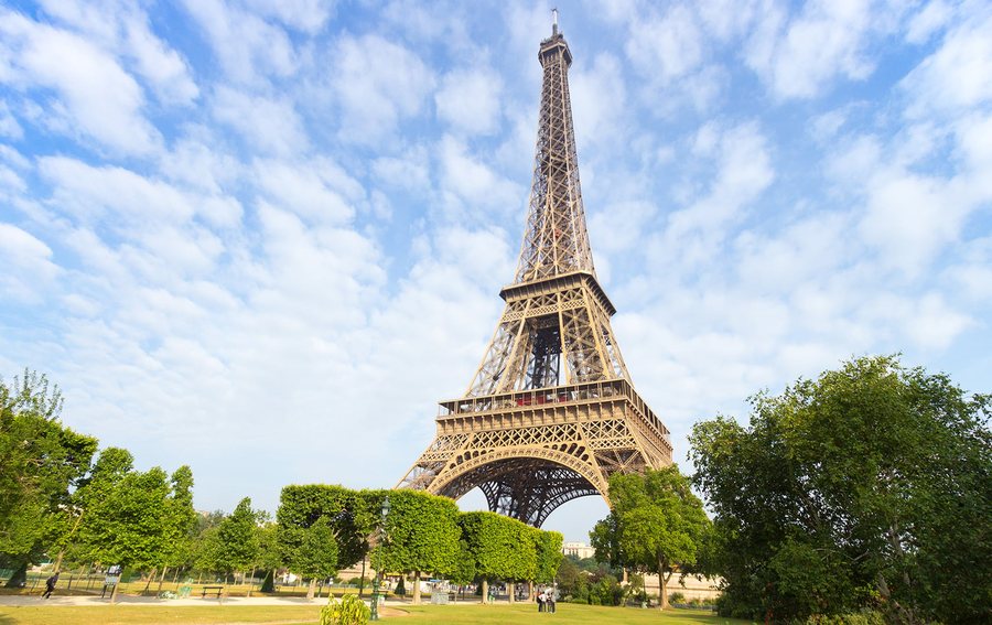 Eiffel Tower kufizon orarin p&euml;r shkak t&euml; temperaturave ekstreme
