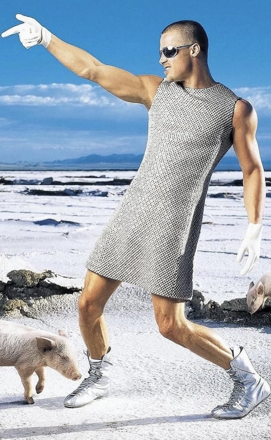 Kur Brad Pitt sfidoi stereotipet: Fotosesioni i vitit 1999 q&euml; tronditi