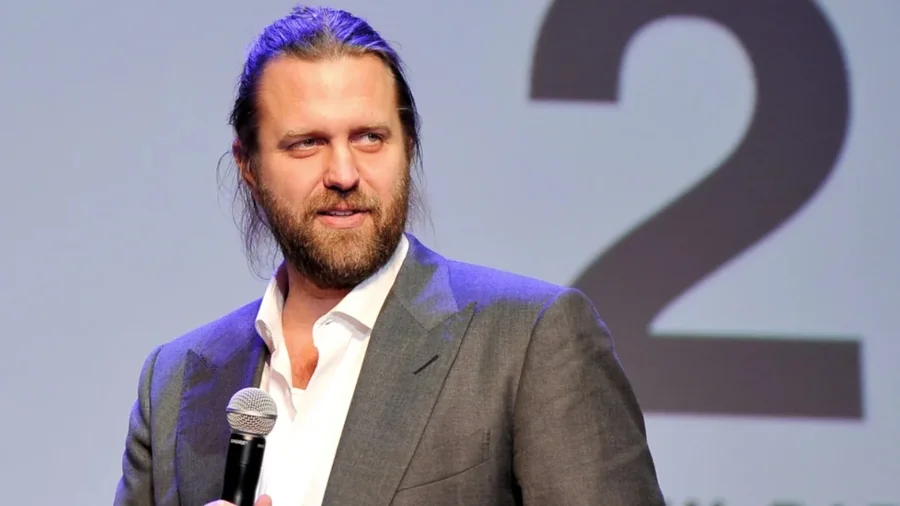 Mashtroi Netflix me 11 milion&euml; dollar&euml;, regjisori Carl Rinsch