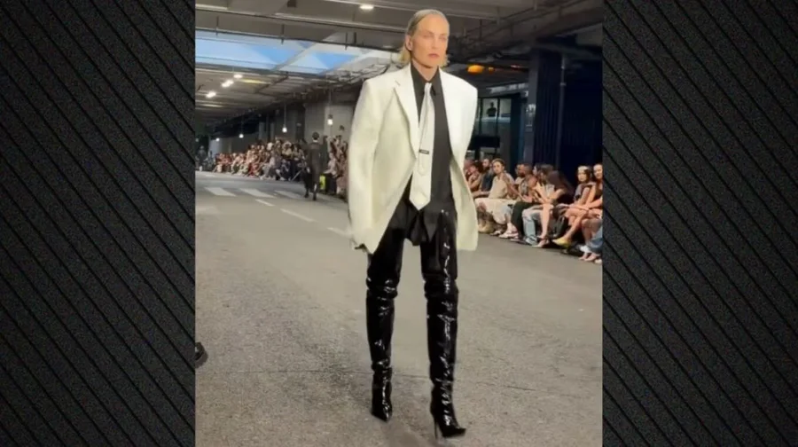 Pas 33 vitesh larg pasarelës, Sharon Stone mahnit në Javën e